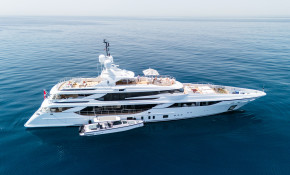 Моторная яхта BOMBAY