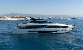 Моторная яхта Bella Donna
