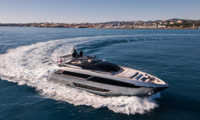 Моторная яхта HP6