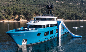 Моторная яхта KING BENJI