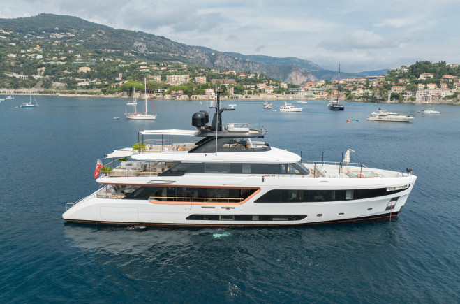 Моторная яхта Alluria | Benetti