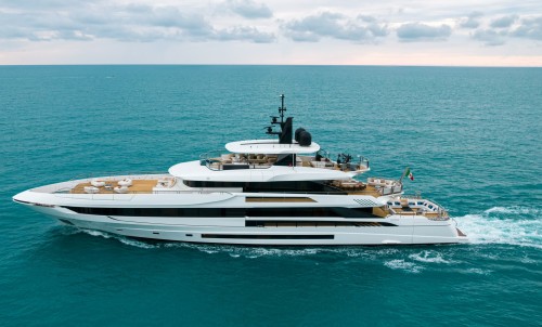 Продан второй корпус Mangusta Oceano 50